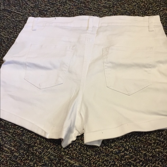 Shorts - Picture 3 of 3